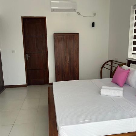 Silina Airport Transit Hotel & Residence Катунаяка Экстерьер фото