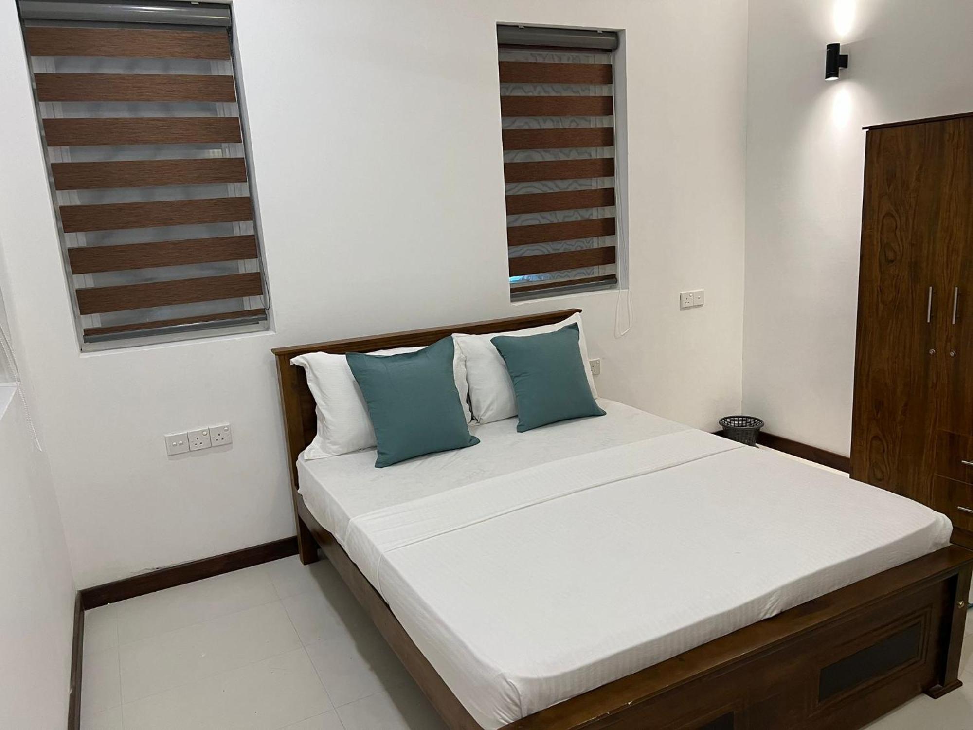 Silina Airport Transit Hotel & Residence Катунаяка Экстерьер фото