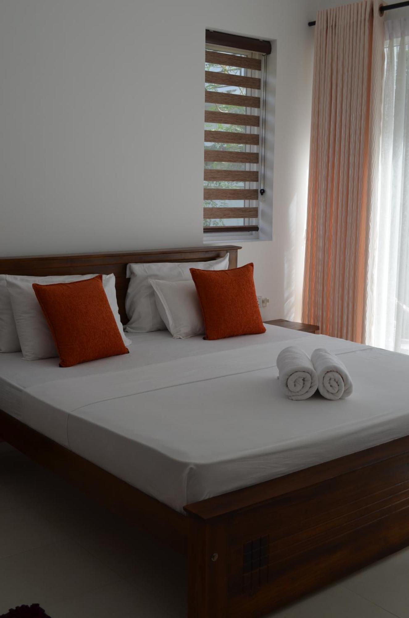 Silina Airport Transit Hotel & Residence Катунаяка Экстерьер фото