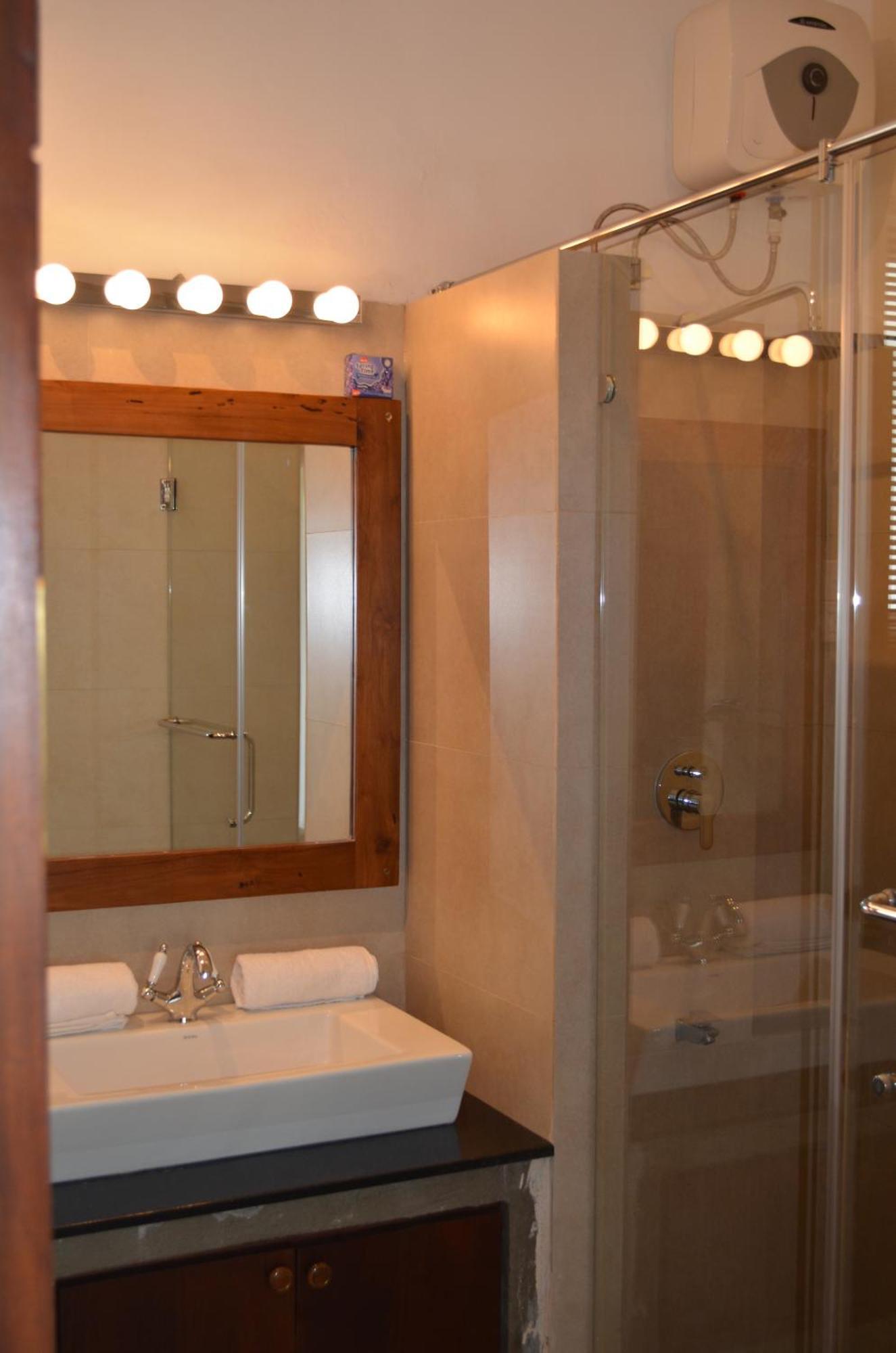 Silina Airport Transit Hotel & Residence Катунаяка Экстерьер фото
