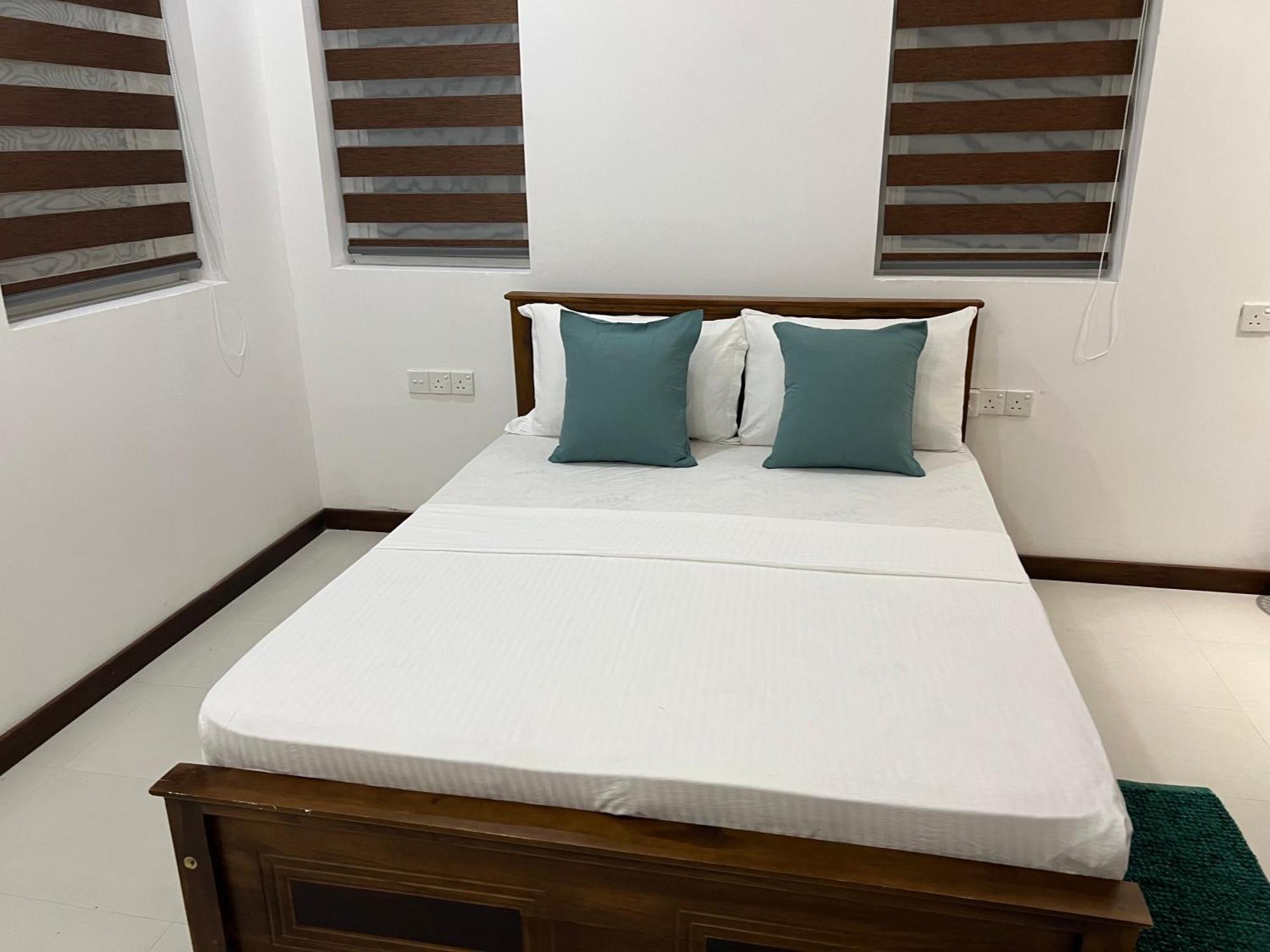 Silina Airport Transit Hotel & Residence Катунаяка Экстерьер фото